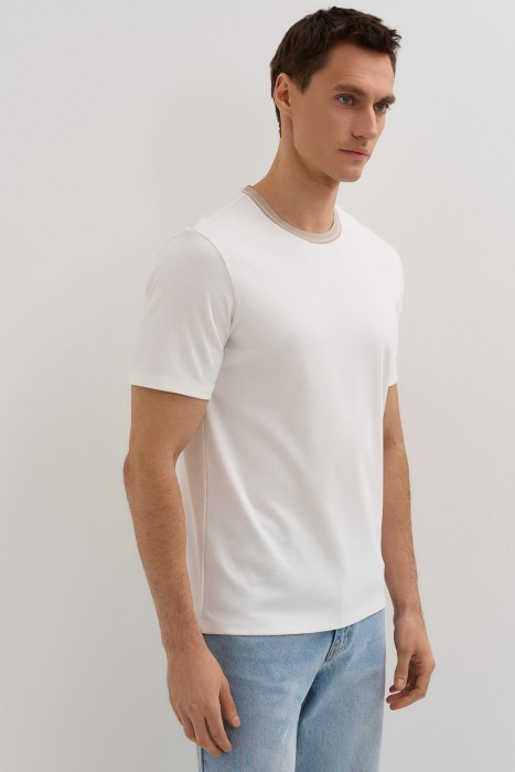 футболка от бренда снежная королева вид слева