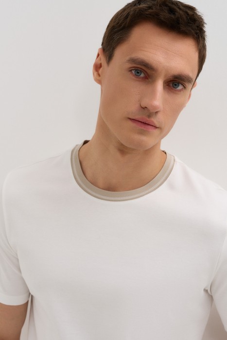 футболка по цене 1670 руб вид справа