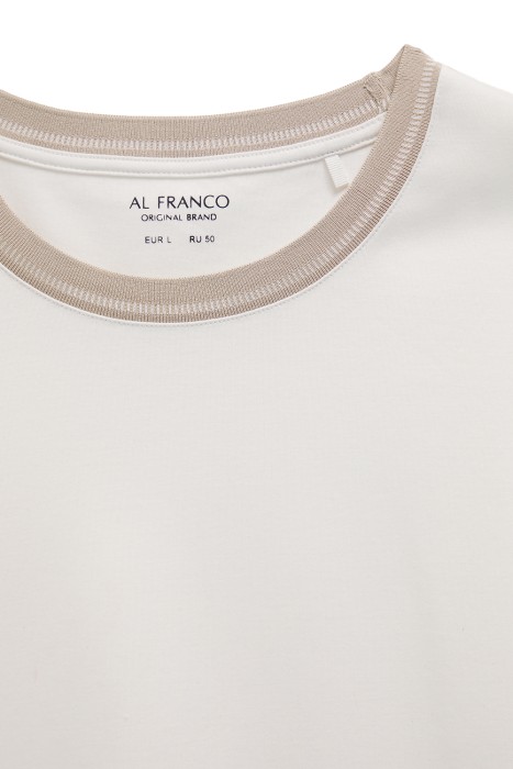 футболка из россии вид сбоку