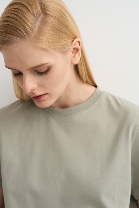 футболка по цене 1000 руб вид справа