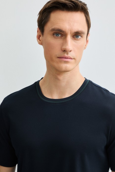 футболка из россии вид сбоку