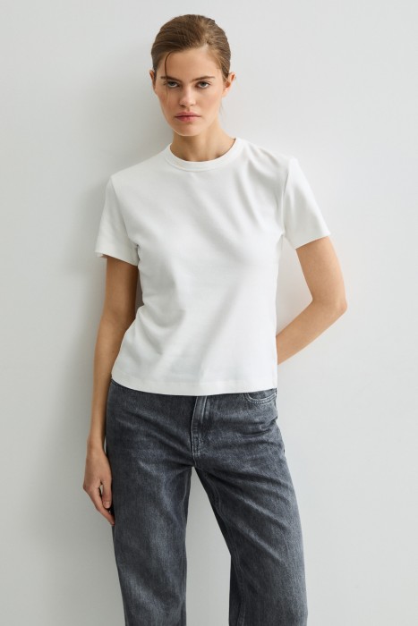 футболка от бренда снежная королева вид слева