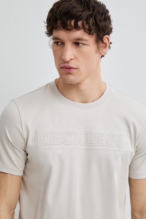 футболка из россии вид сбоку