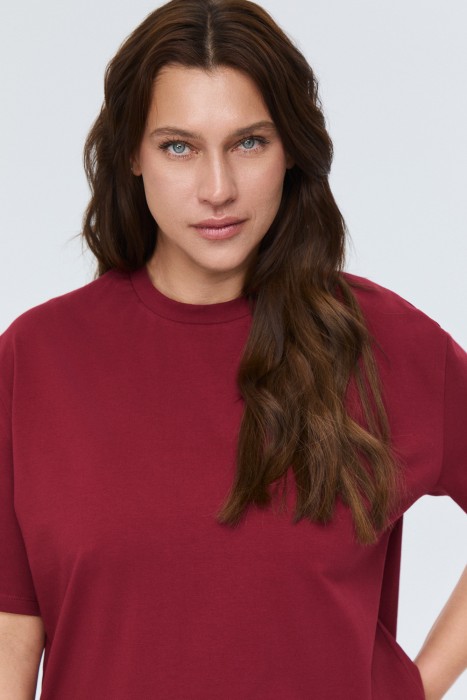 футболка по цене 2200 руб вид справа