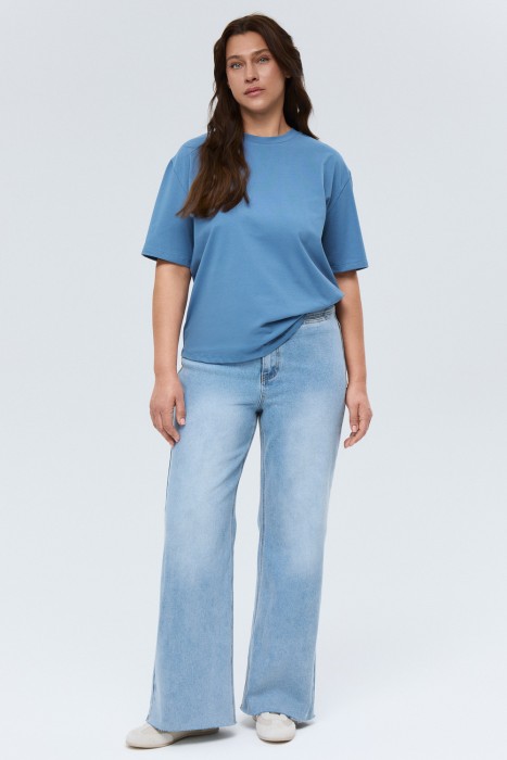 футболка от бренда снежная королева вид слева