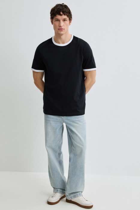 футболка от бренда снежная королева вид слева