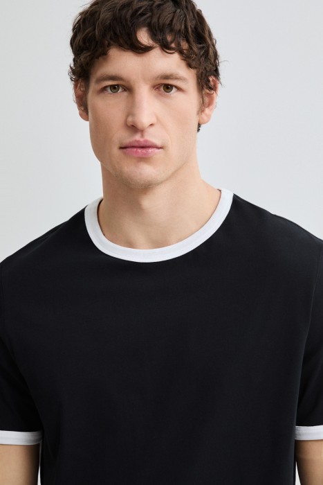 футболка из россии вид сбоку