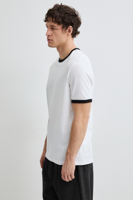 футболка из россии вид сбоку