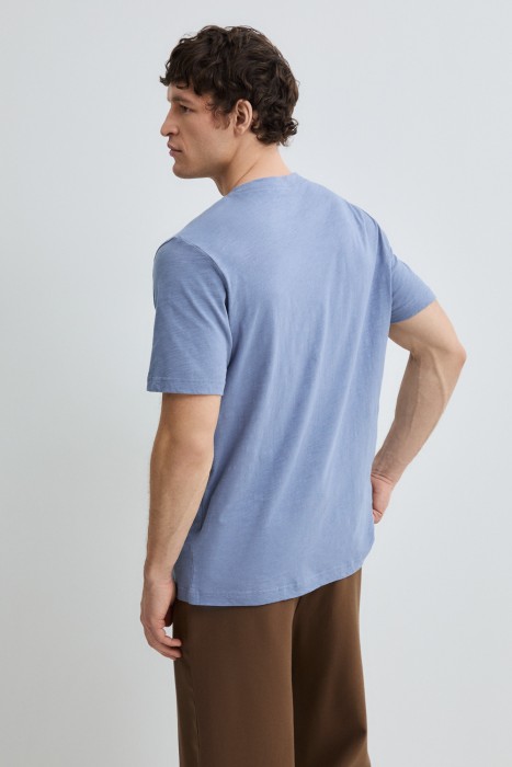 футболка по цене 1670 руб вид справа