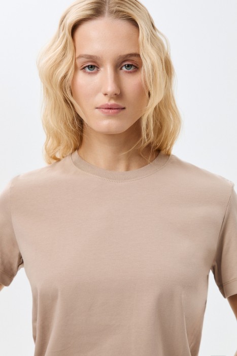 футболка из россии вид сбоку