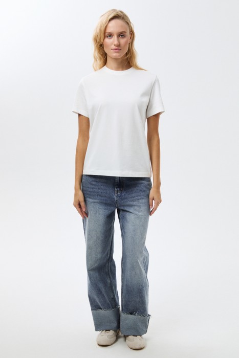 футболка от бренда снежная королева вид слева