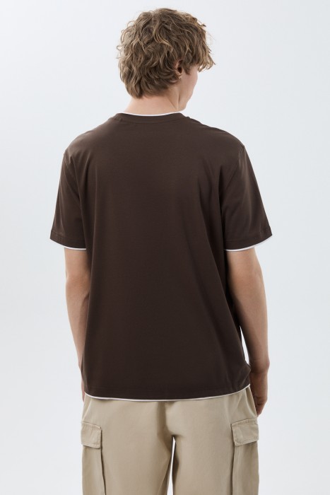 футболка по цене 2000 руб вид справа