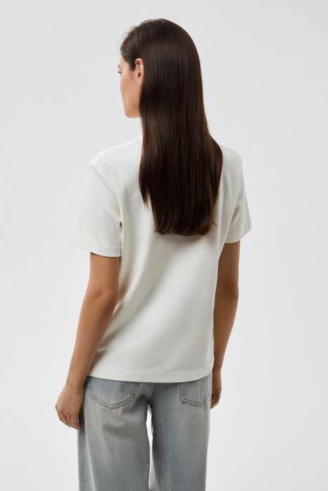 футболка по цене 1360 руб вид справа