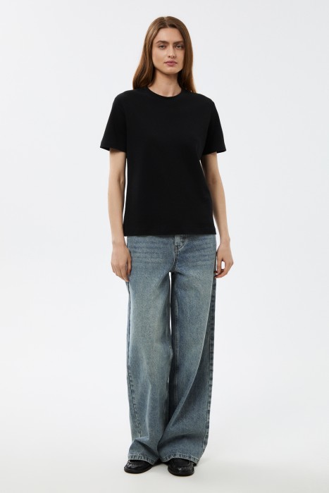 футболка от бренда снежная королева вид слева