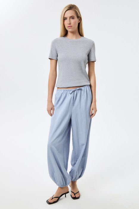 футболка от бренда снежная королева вид слева