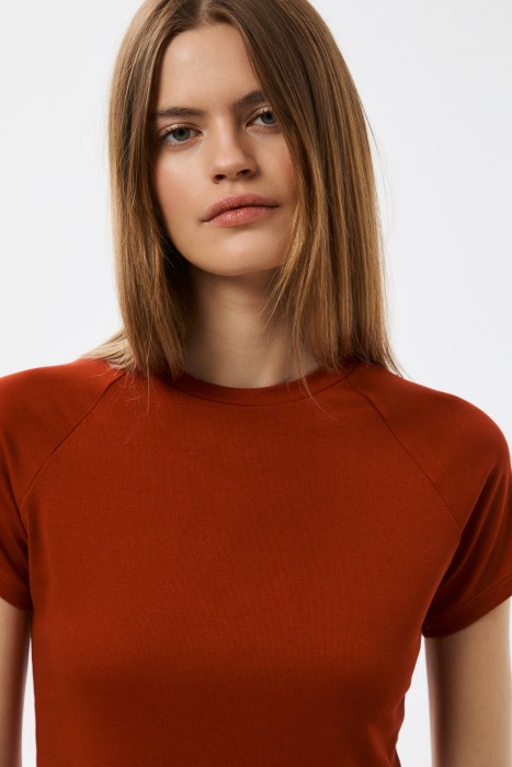 футболка из россии вид сбоку