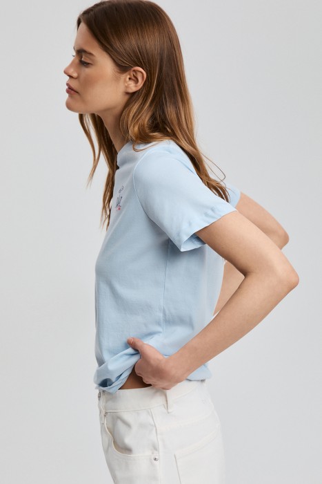 футболка от бренда снежная королева вид слева