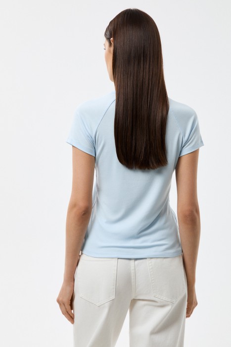 футболка по цене 1300 руб вид справа