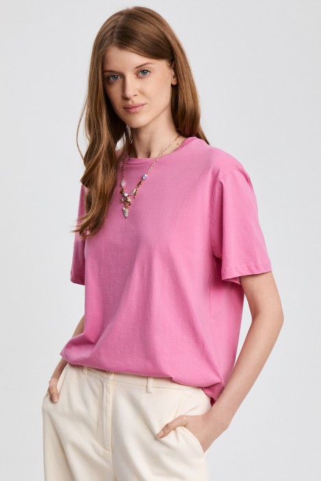 футболка от бренда снежная королева вид слева