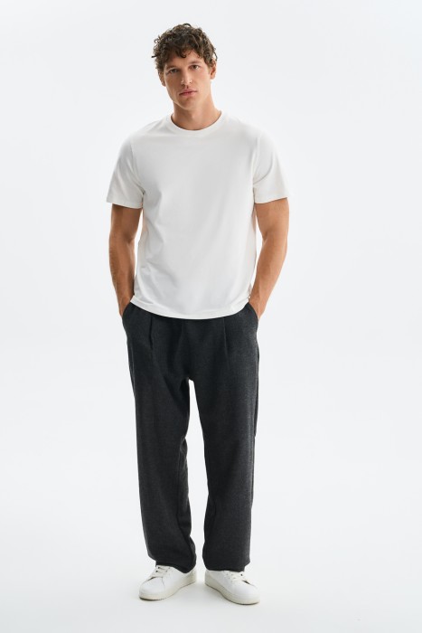 футболка от бренда снежная королева вид слева