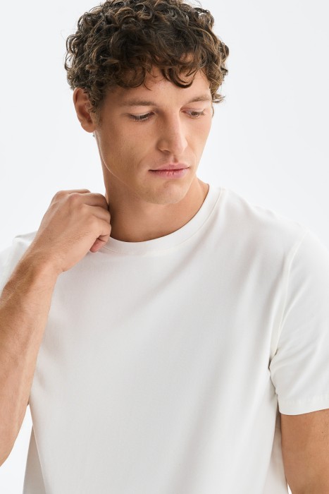 футболка из россии вид сбоку