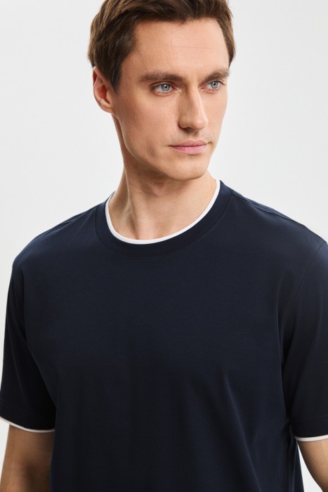 футболка от бренда снежная королева вид слева