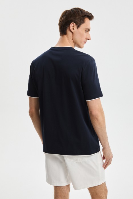 футболка по цене 2040 руб вид справа