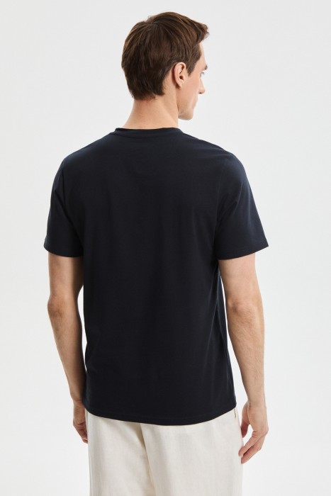 футболка по цене 1120 руб вид справа