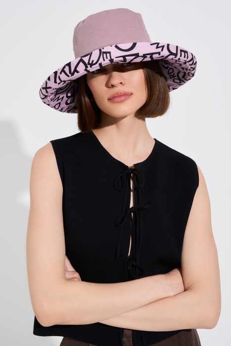 хлопковая шляпа от бренда снежная королева вид слева