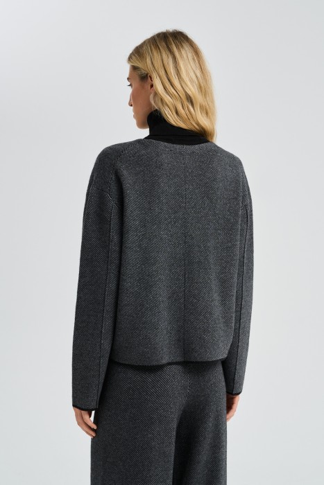 кардиган на молнии по цене 2600 руб вид справа