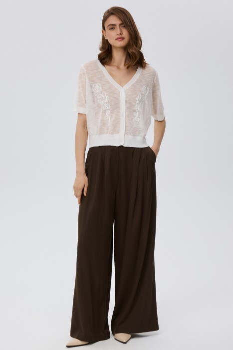 кардиган с вышивкой от бренда снежная королева вид слева