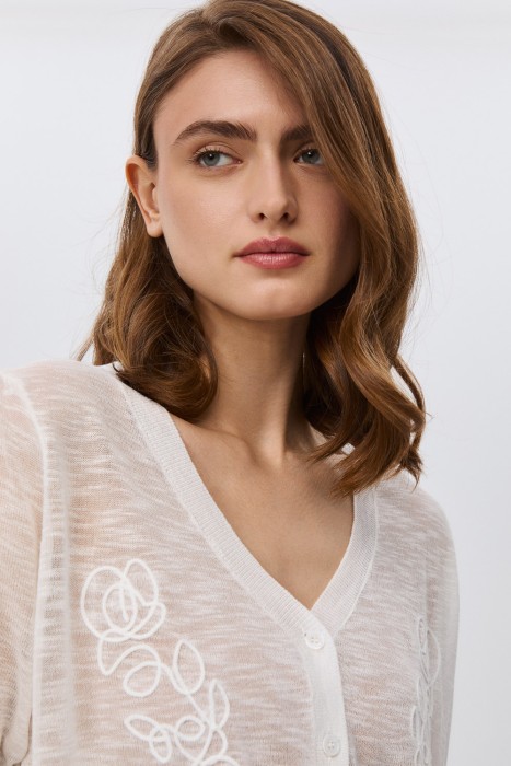 кардиган с вышивкой из россии вид сбоку