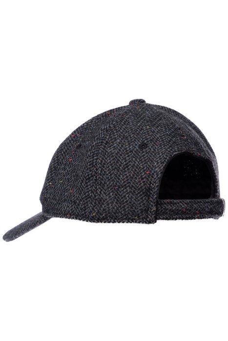 кепка от бренда снежная королева вид слева