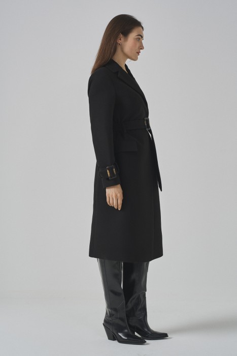 классическое пальто от бренда снежная королева вид слева