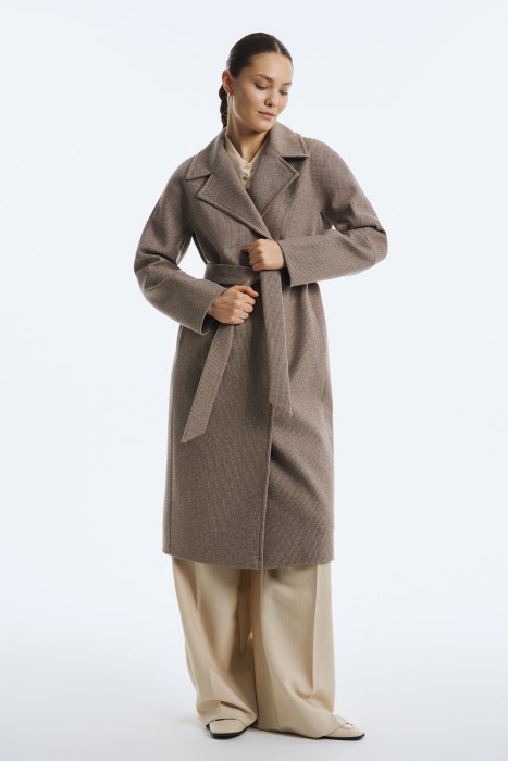 классическое пальто от бренда снежная королева вид слева