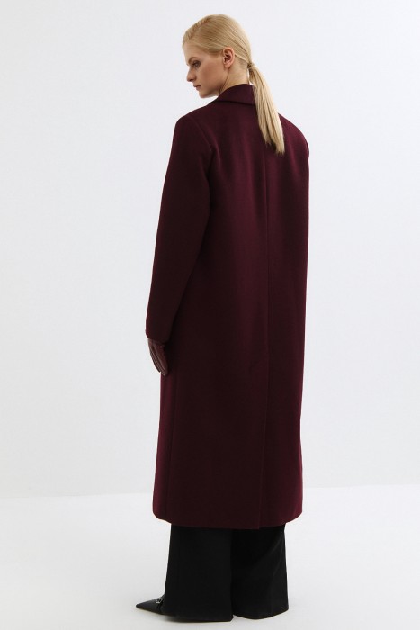 классическое пальто из россии вид сбоку