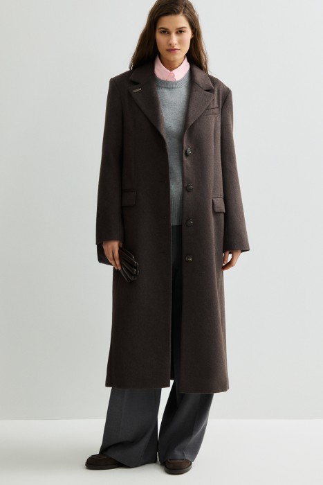 классическое пальто из россии вид сбоку