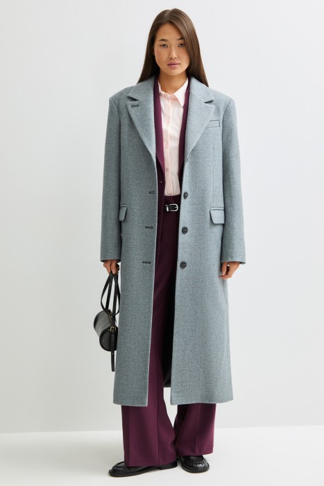 классическое пальто из россии вид сбоку