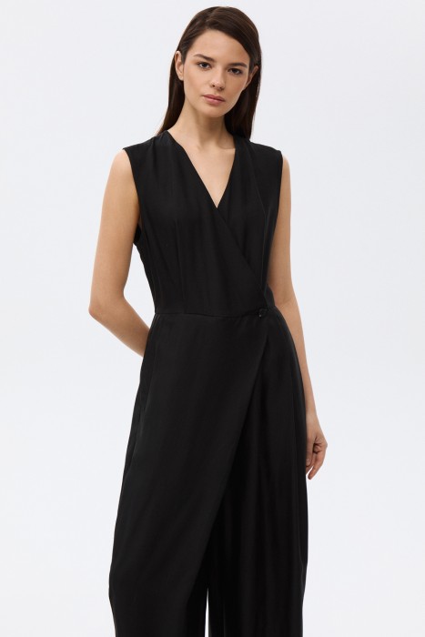 комбинезон от бренда снежная королева вид слева