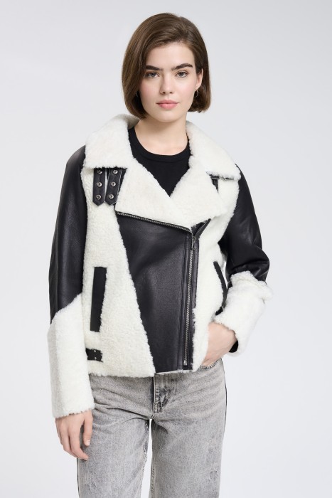 комбинированная дубленка из овчины от бренда снежная королева вид слева