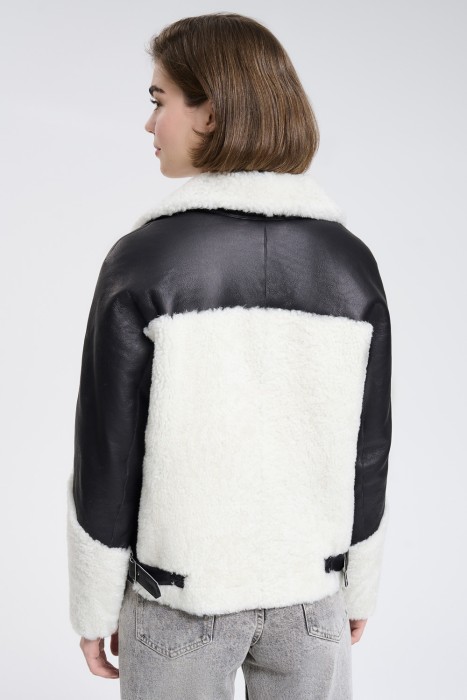 комбинированная дубленка из овчины по цене 21200 руб вид справа