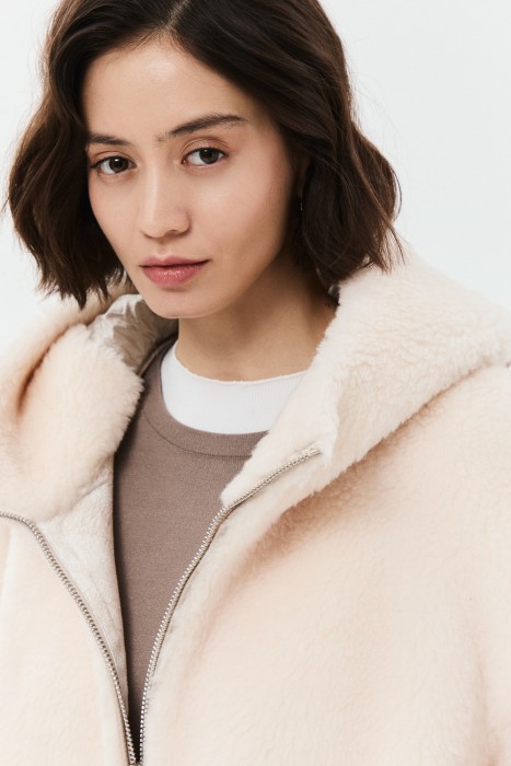 комбинированная куртка из овечьей шерсти по цене 9780 руб вид справа