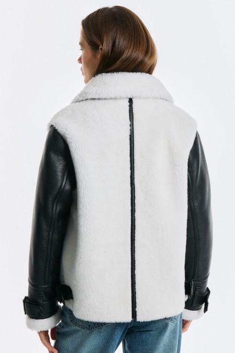 комбинированная куртка из шерсти по цене 7330 руб вид справа