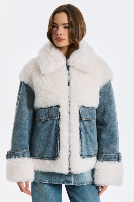 комбинированная куртка из шерсти от бренда снежная королева вид слева