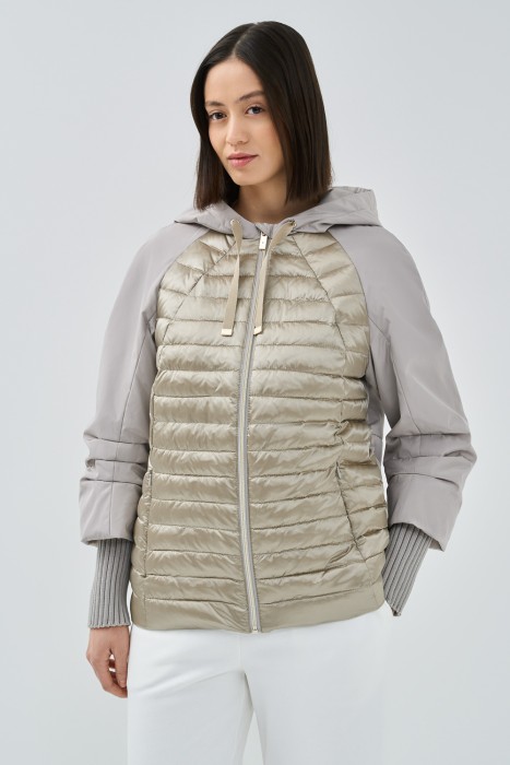 комбинированная куртка от бренда снежная королева вид слева