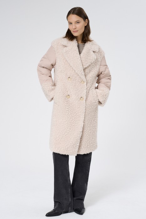 комбинированная шуба из овечьей шерсти от бренда снежная королева вид слева