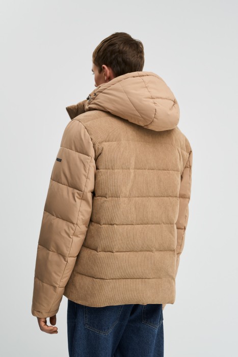 комбинированная зимняя куртка с капюшоном по цене 7660 руб вид справа