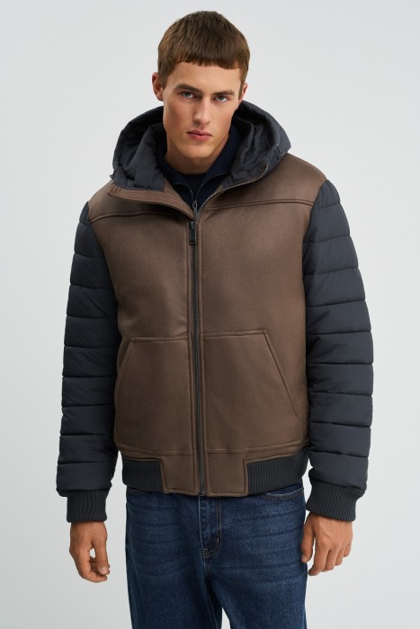 комбинированная зимняя куртка с капюшоном от бренда снежная королева вид слева