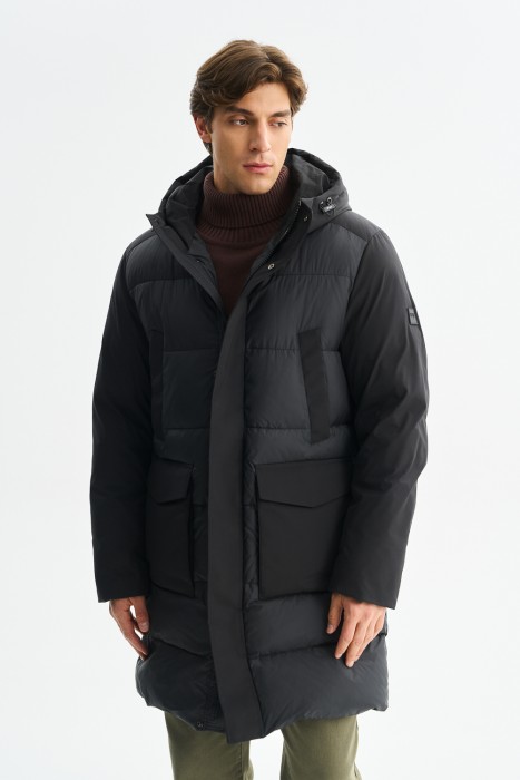 комбинированная зимняя куртка с капюшоном 776012003 фотография