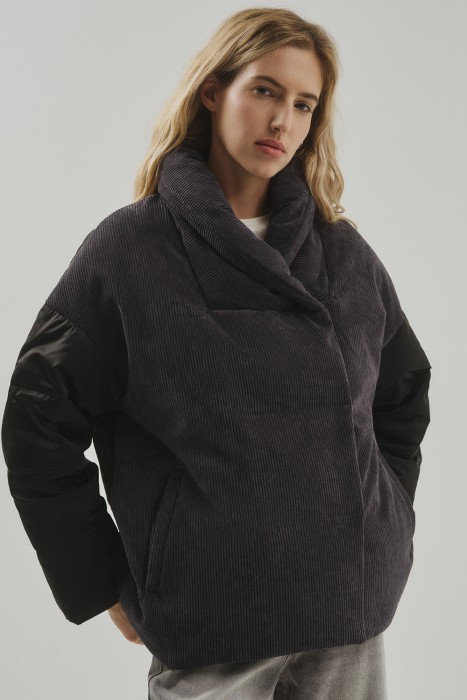 комбинированная зимняя куртка от бренда снежная королева вид слева